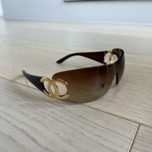 CHANEL Gold and Brown Sunglasses